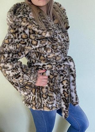 Шуба меховая с капюшоном
