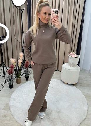 Костюм жіночий