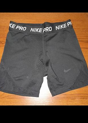 Шорты спортивные nike. размер 11-13 лет