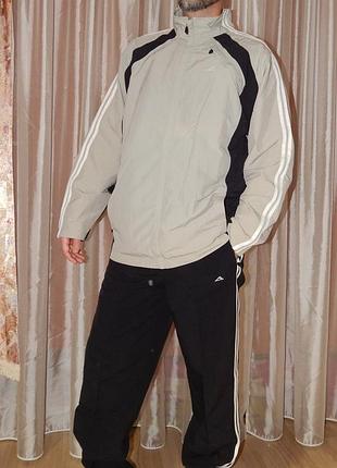 Костюм спортивный