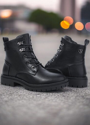 Женские сапоги