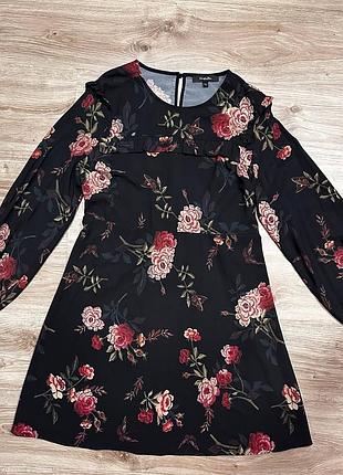 Сукня з квітами