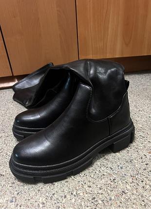 Ботфорти жіночі