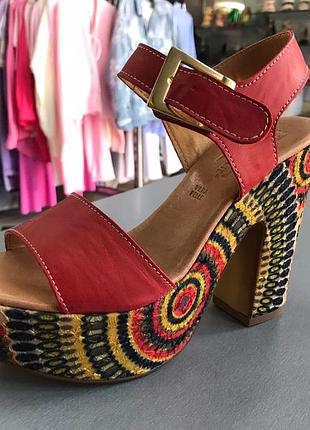 Босоніжки 35.5 розмір італія