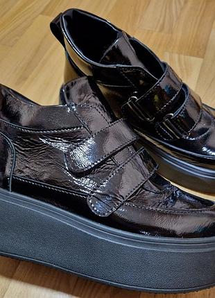 Кроссовки кожа лак