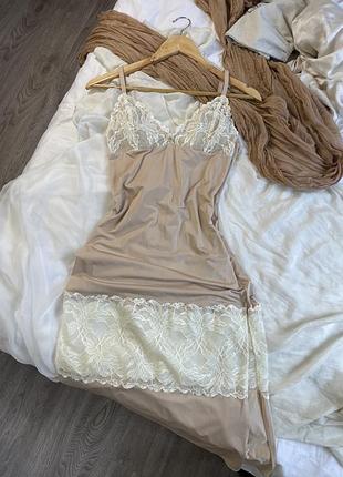 Ночнушка з мереживом беж міді