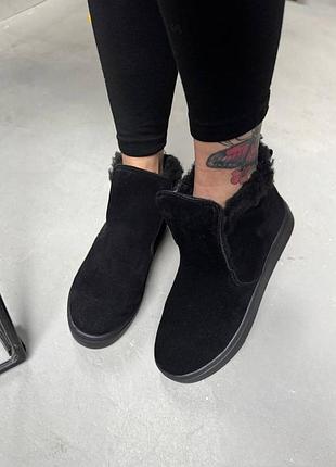 Жіночі сліпони натуральна замша чорні на чорній підошві