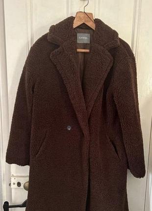 Коричневе пальто плюшевого кольору джорджа