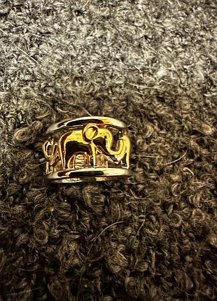 Кільце зі слоном