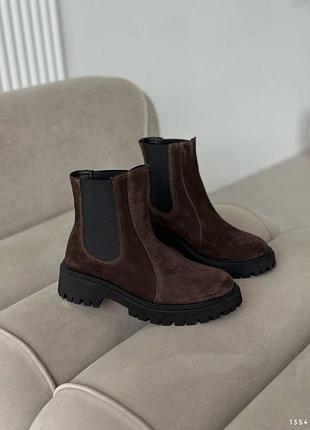 Натуральная замша, классные коричневые базовые женские зимние ботинки