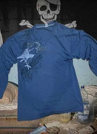 Синий лонгслив с принтом и надписью