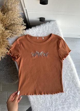 Літня футболка з метеликами