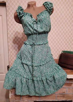 Платье в цветочный принт