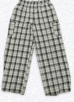 Штани жіночі б/в collusion 40р.(м) бежеві,поліестер