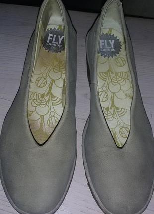 Fly london (португалия) - классные туфли из мягкого нубука р. 39(25,2 см)