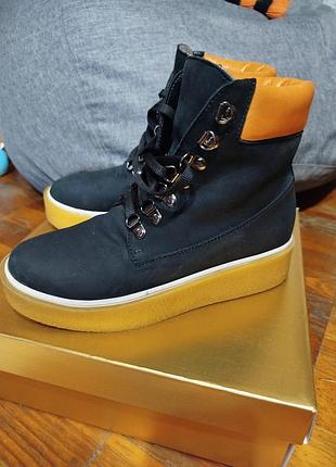 Зимние ботинки