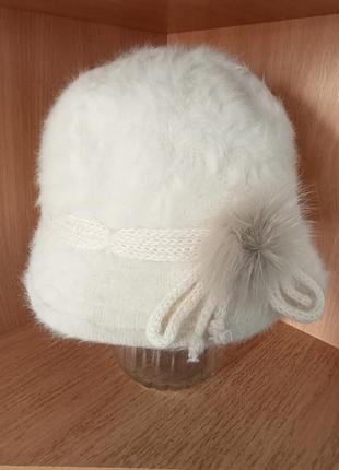 Очень красивый теплый мягкий шляпка, подчеркнет ваш образ, идеален для холода.