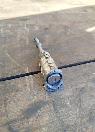 Личинка замка двери renault megane 3 перед левым