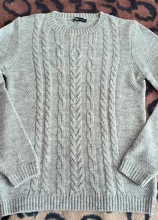 Светр м'який та приємний до тіла