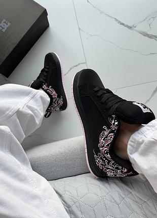 Dc court graffik black pink sabbath