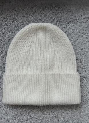 Шапка жіноча