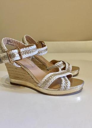 Стильні босоніжки river island