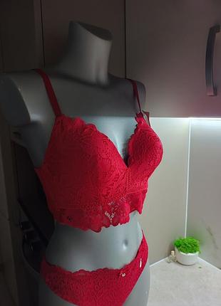 Яркий кружевной бюстгальтер 85в-с