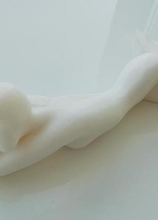 Статуэтка камень белая девушка