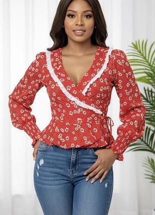 Блуза в цветочный принт,на запах,с рюшами