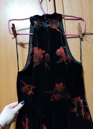 Красивое веллюровое бархатное платье, нарядное чёрное короткое платье в цветах, сукня8 фото