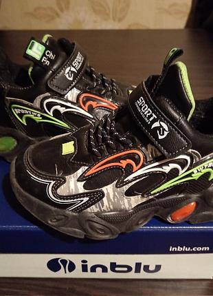 Кроссовки для мальчика, утепленные 31р. без дефектов, 19см стелька внутри.