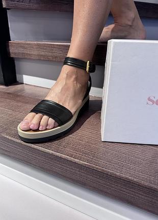 Босоніжки chloe чорні 40 розмір