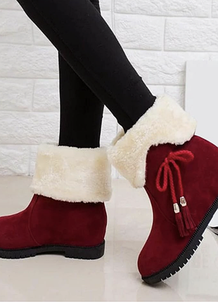 Жіночі зимові чоботи