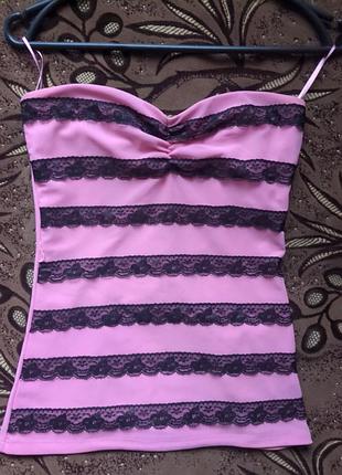 Розовый топ с кружевом