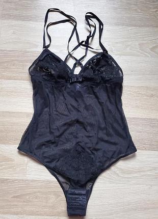 Черное прозрачное боди на бретельках плюс чулки