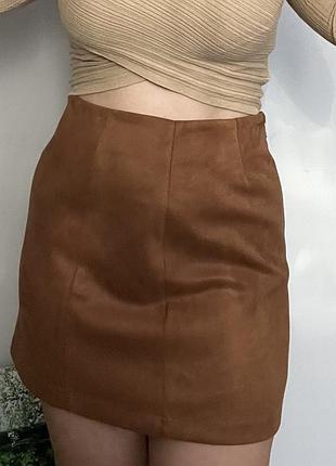 Спідниця жіноча ,коричнева, з боку замочок ,new look.