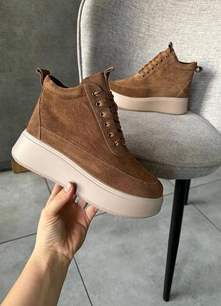 Женские ботинки