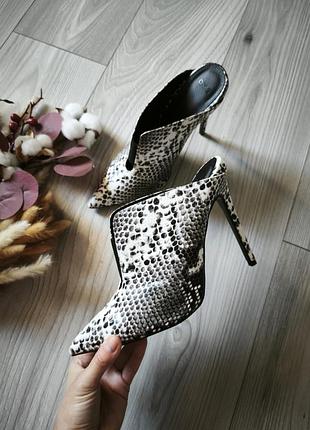 Женские сабо на шпильке с змеиным принтом asos стелька 27.5см 42,5 - 43 размер
