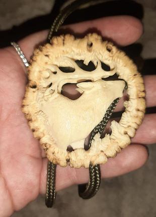 Олень колье гаслсук кость