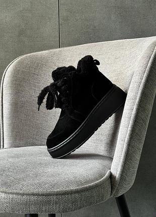 Женские ботинки