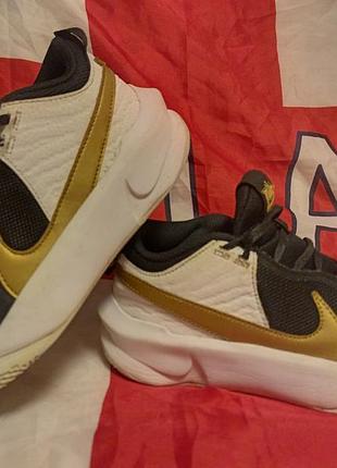 Кроссовки nike team hustle d 10 (35.5p.) оригинал! кожа!