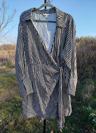 Сукня на запах