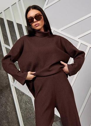 Костюм жіночий