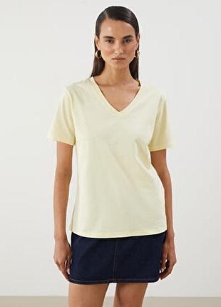 Жіноча футболка primark з v-подібним вирізом жовта розмір с