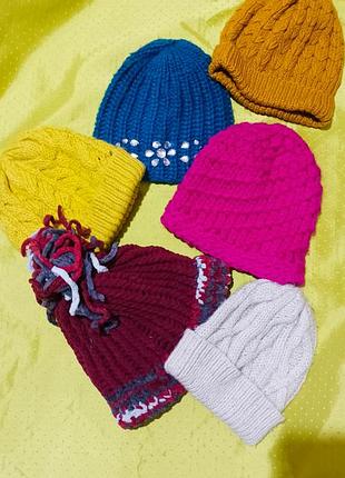 Лот теплых шапок