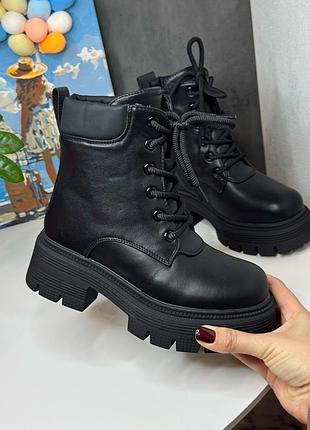 Зимові черевики на дівчинку