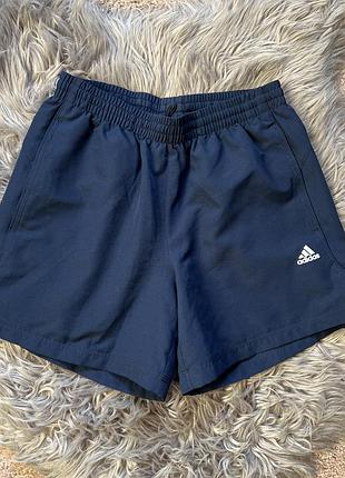 Дуже класні шорти adidas оригінал