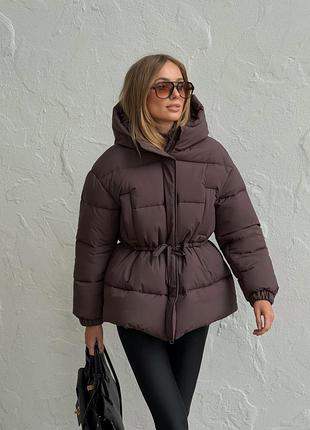 Шоколадний пуховик з куліскою з преміальної водонепроникної тканини до -20