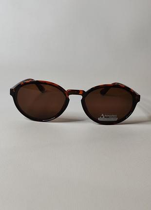 Овальні сонцезахисні окуляри