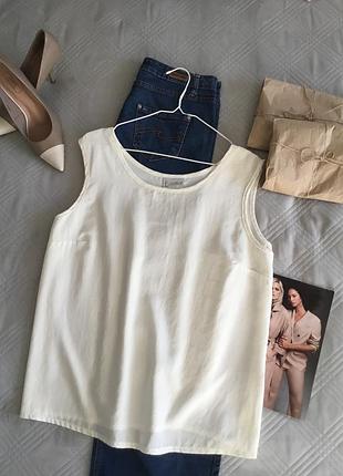 Красивая блуза свободного кроя в цвете шампань с разрезами в размере 22